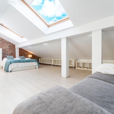 Loft En Calle Emblematica By Urbanhosting 산탄데르 외부 사진