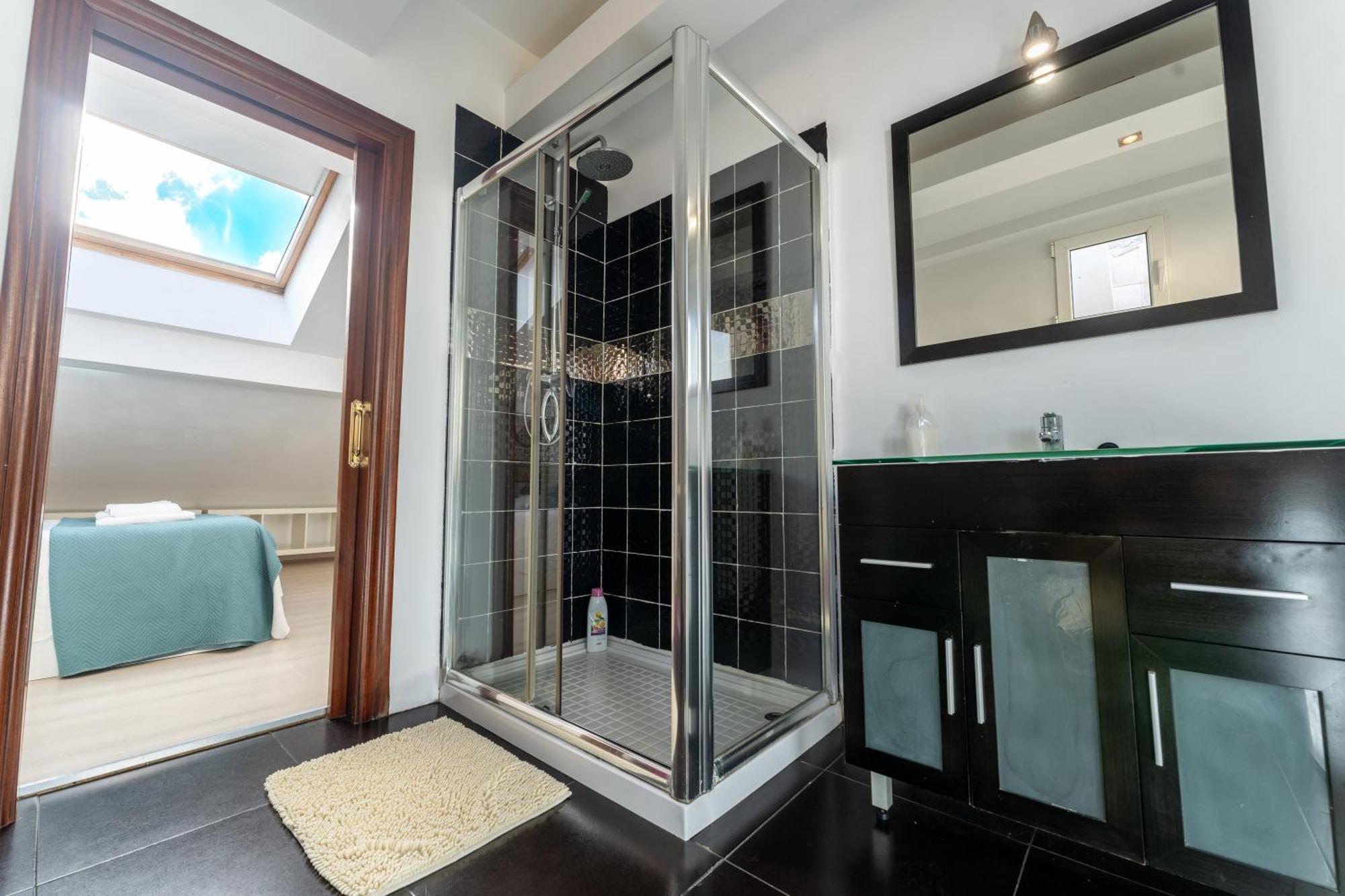 Loft En Calle Emblematica By Urbanhosting 산탄데르 외부 사진