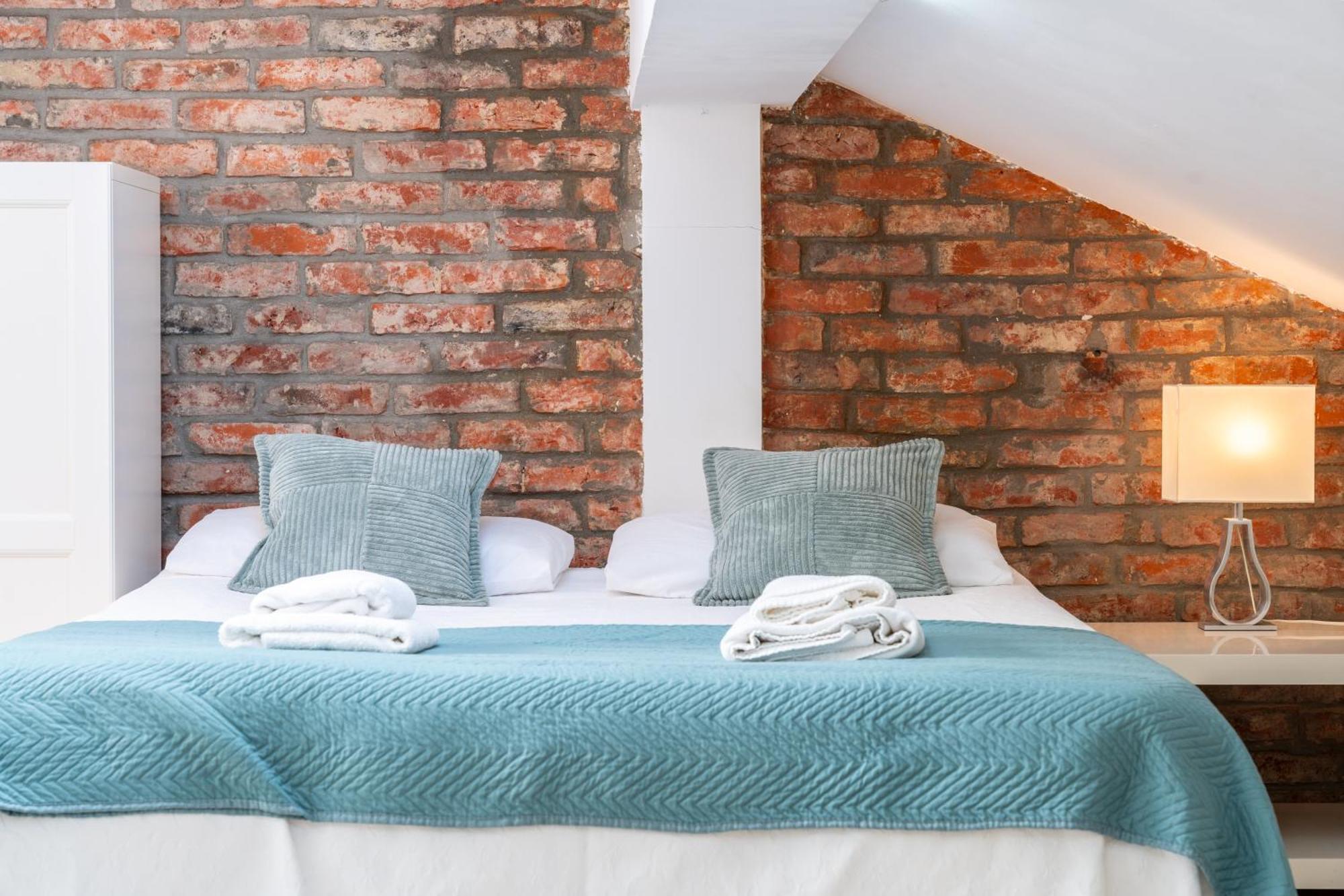 Loft En Calle Emblematica By Urbanhosting 산탄데르 외부 사진