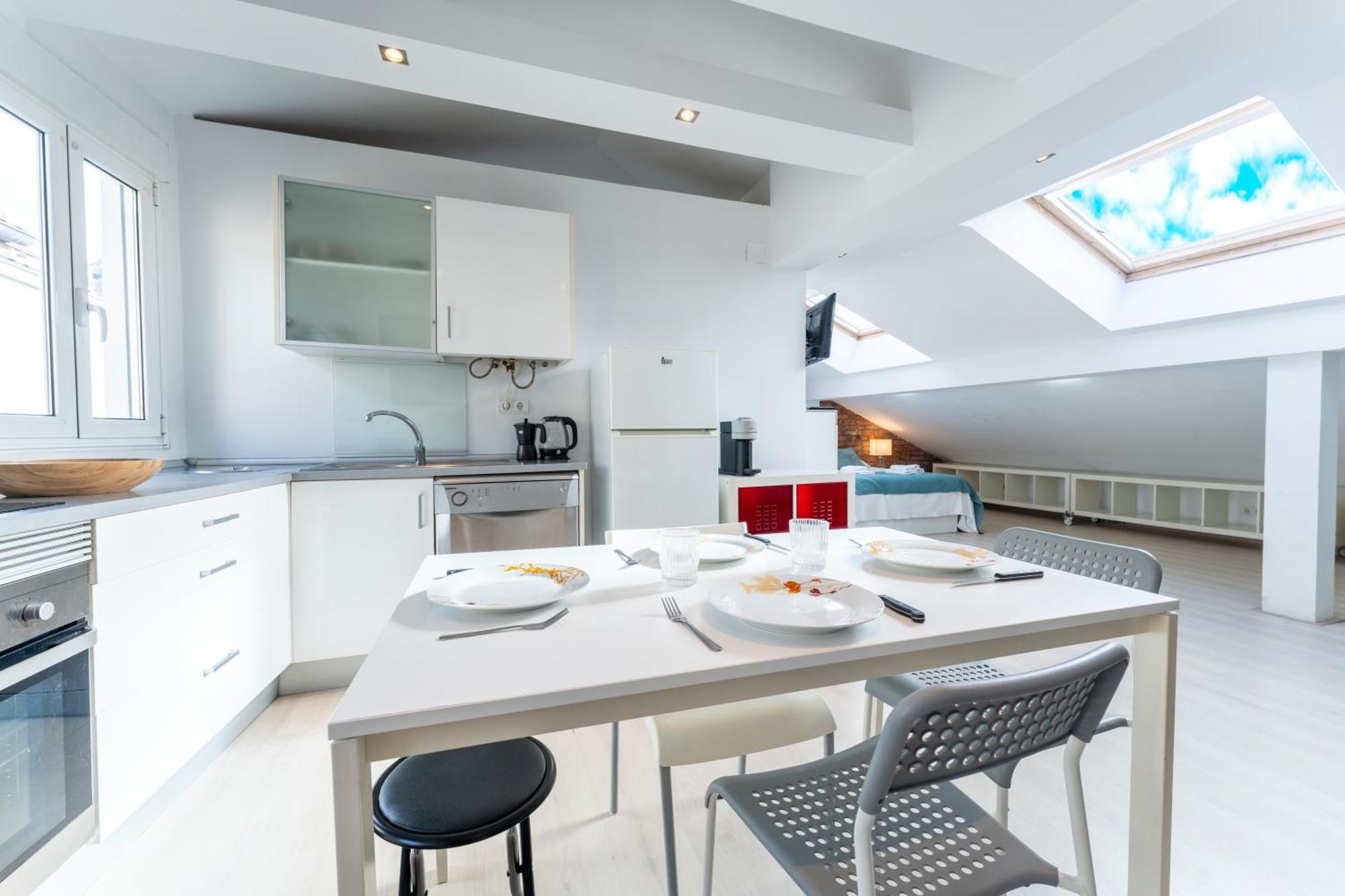 Loft En Calle Emblematica By Urbanhosting 산탄데르 외부 사진